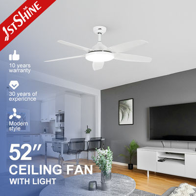 ซื้อ แฟนเพดานสมาร์ท ขนาด 52 นิ้ว พร้อมไฟ แฟนเพดานสีขาวทันสมัย ขนาด 6 ความเร็ว การผลิตออนไลน์
