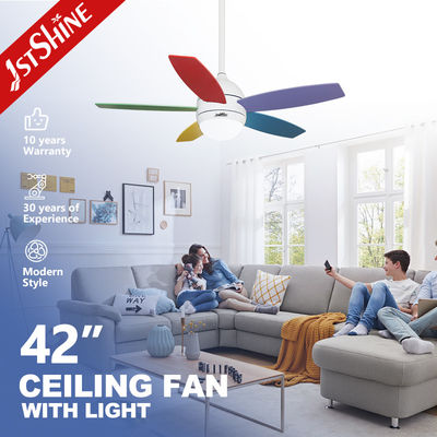OEM 5 ขีด MDF สีสัน พัดลมเพดานที่ทันสมัยด้วยมอเตอร์ AC แสง