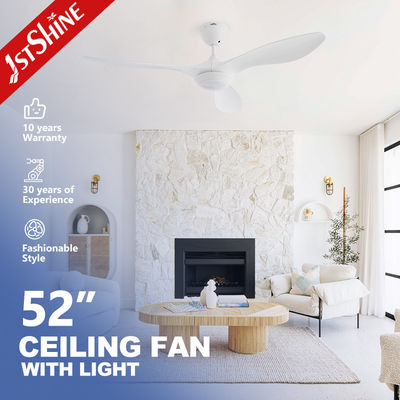 พัดลมเพดานสีขาว 52 นิ้ว พร้อมไฟ LED ปรับความเบา และเครื่องควบคุมระยะไกล